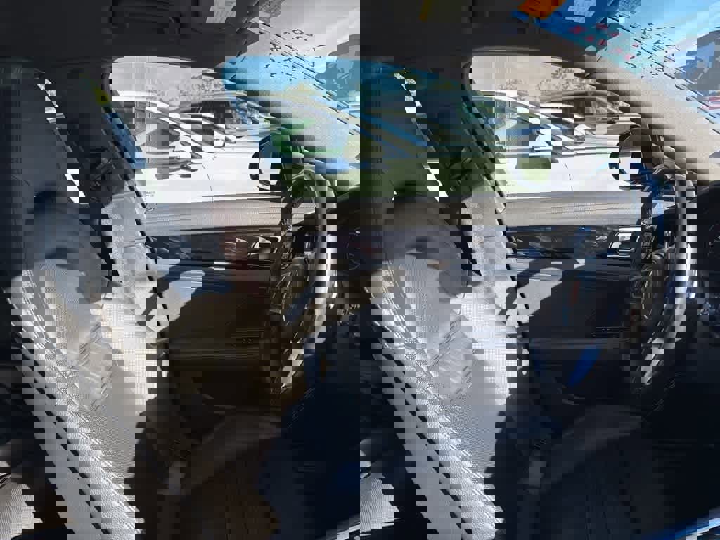 Used 2018 Porsche Panamera 4S image 8