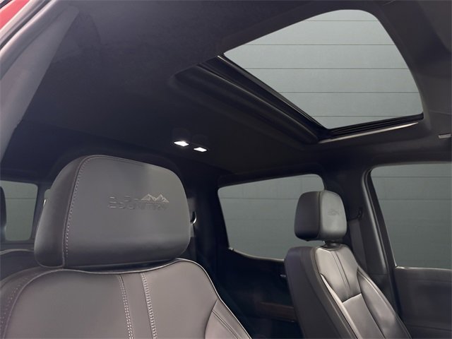 Used 2020 Chevrolet Silverado 1500 High Country w/ Technology Package image 36