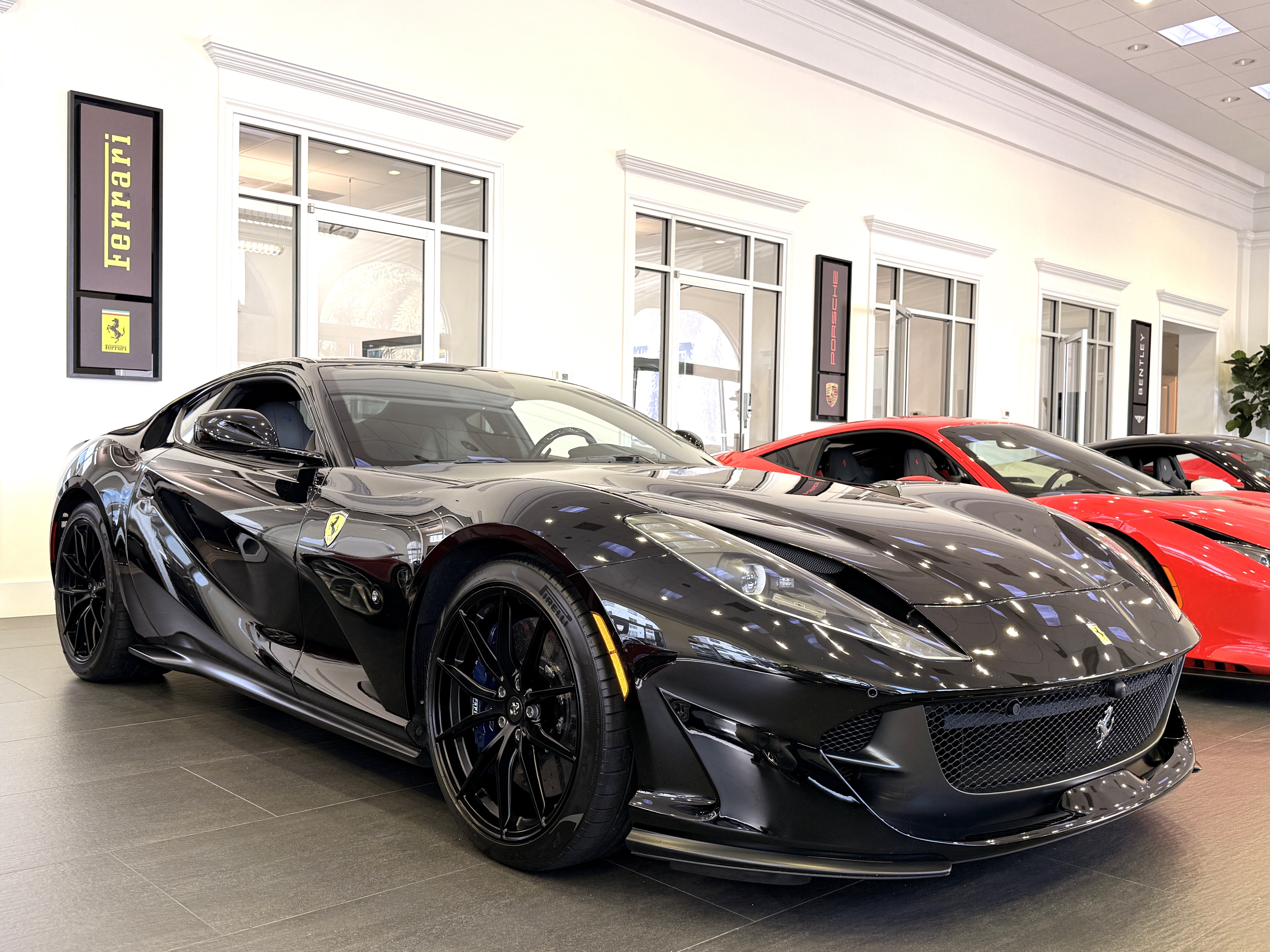 Used 2019 Ferrari 812 Superfast RWD image 8