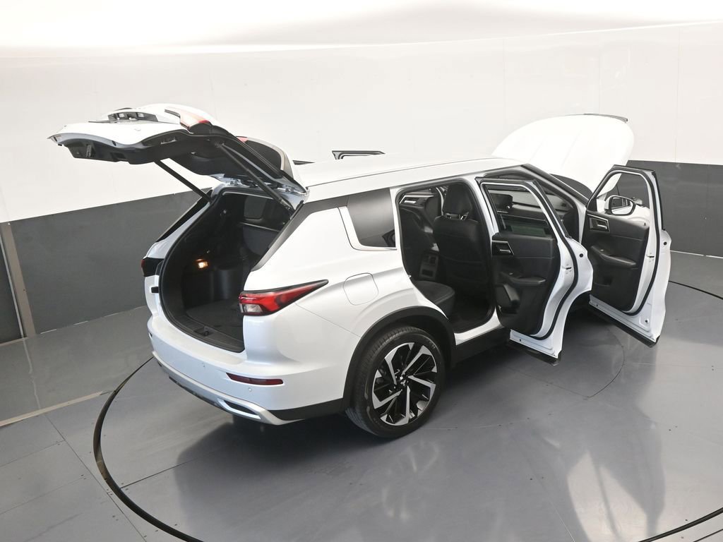 Used 2023 Mitsubishi Outlander SE image 76