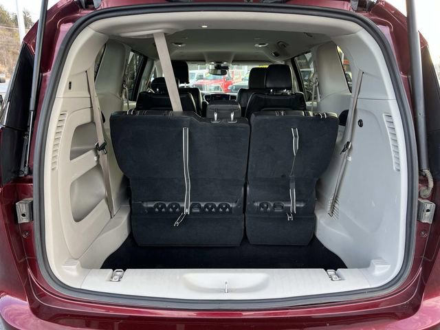 Used 2022 Chrysler Pacifica Touring-L image 18