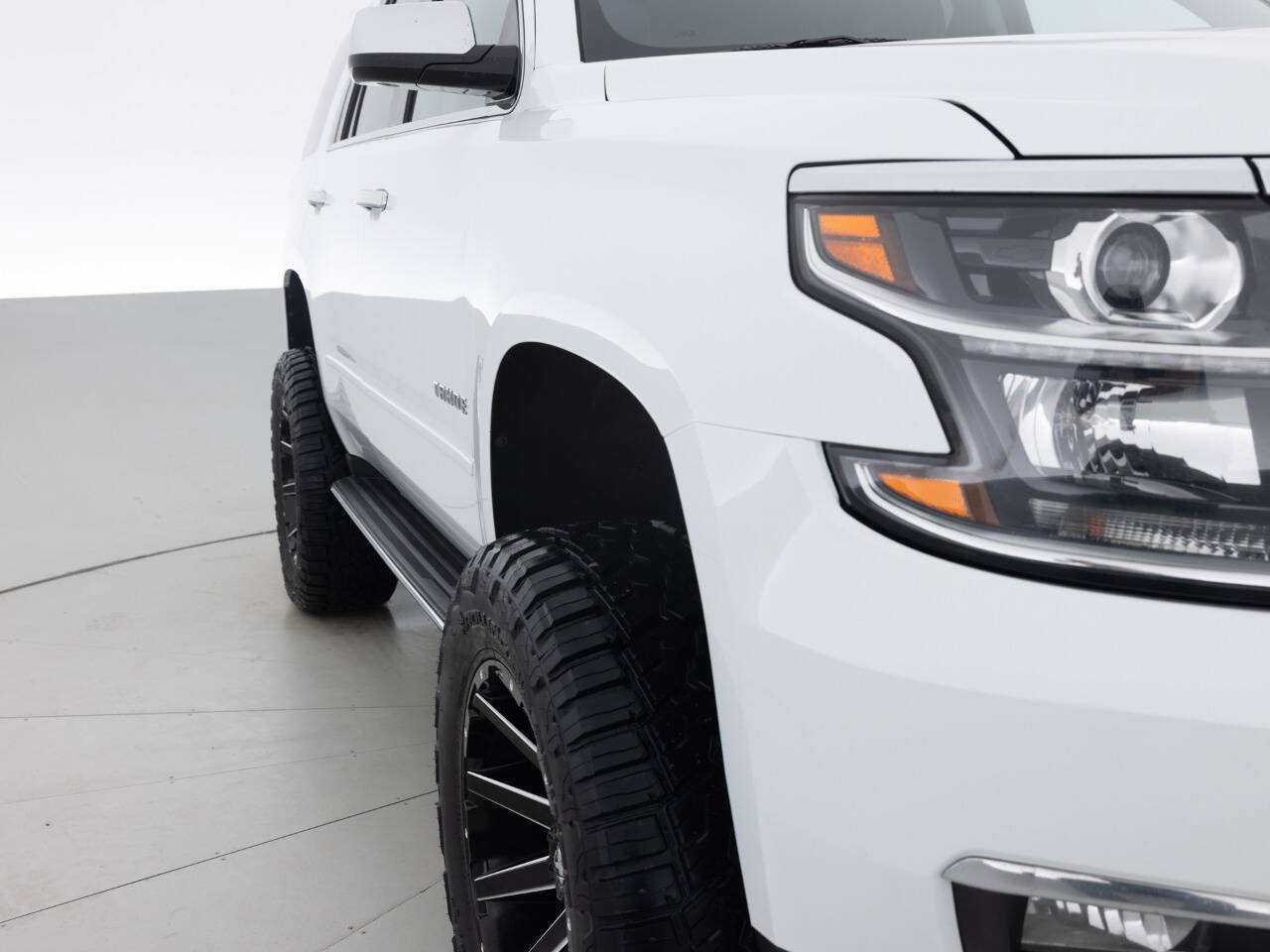 Used 2018 Chevrolet Tahoe Premier AWD/4WD image 11