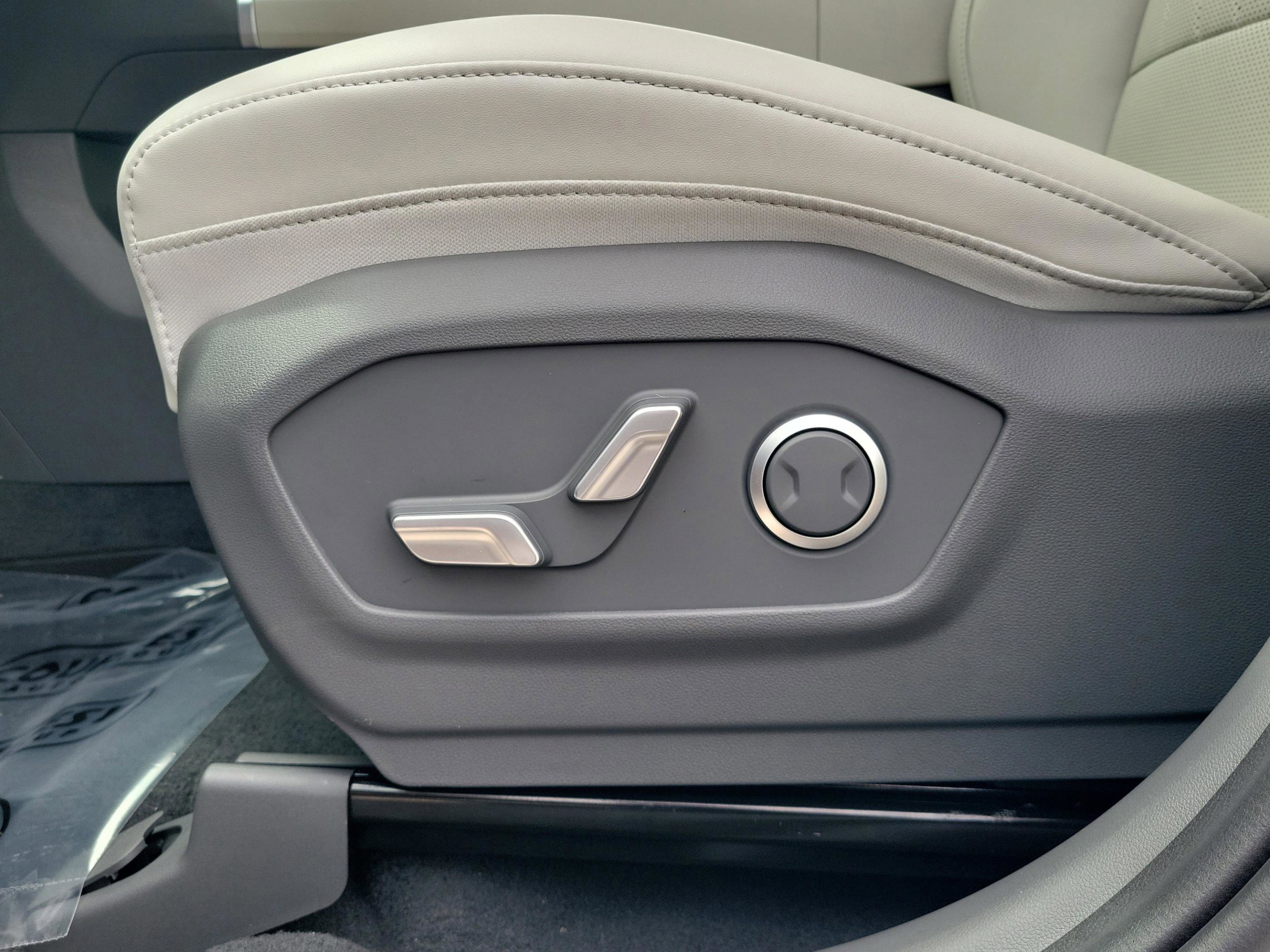 New 2026 Hyundai Santa Fe SEL FWD image 10