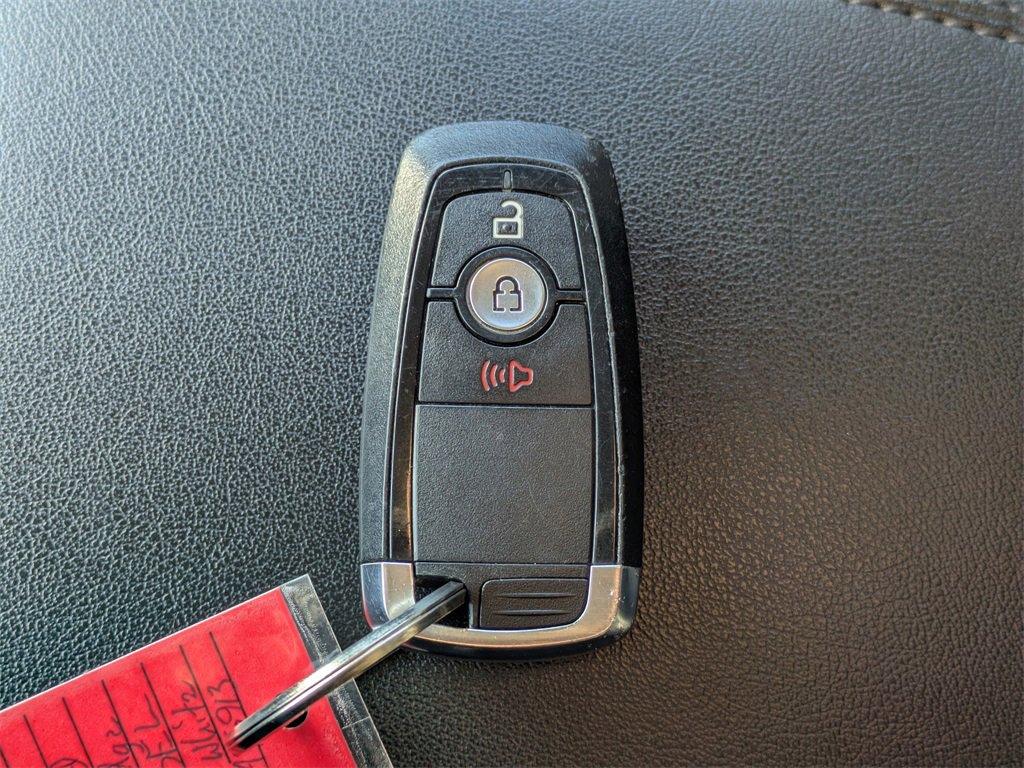 Used 2024 Ford Edge SEL image 33