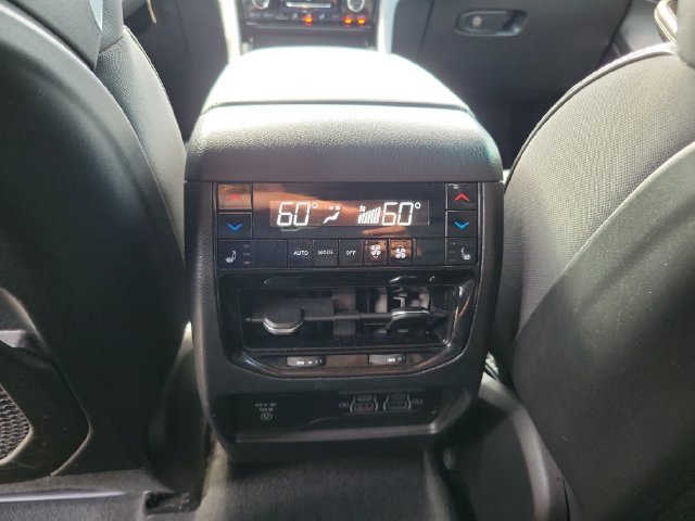 Used 2023 Jeep Grand Cherokee Overland w/ Luxury Tech Group IV RWD image 12