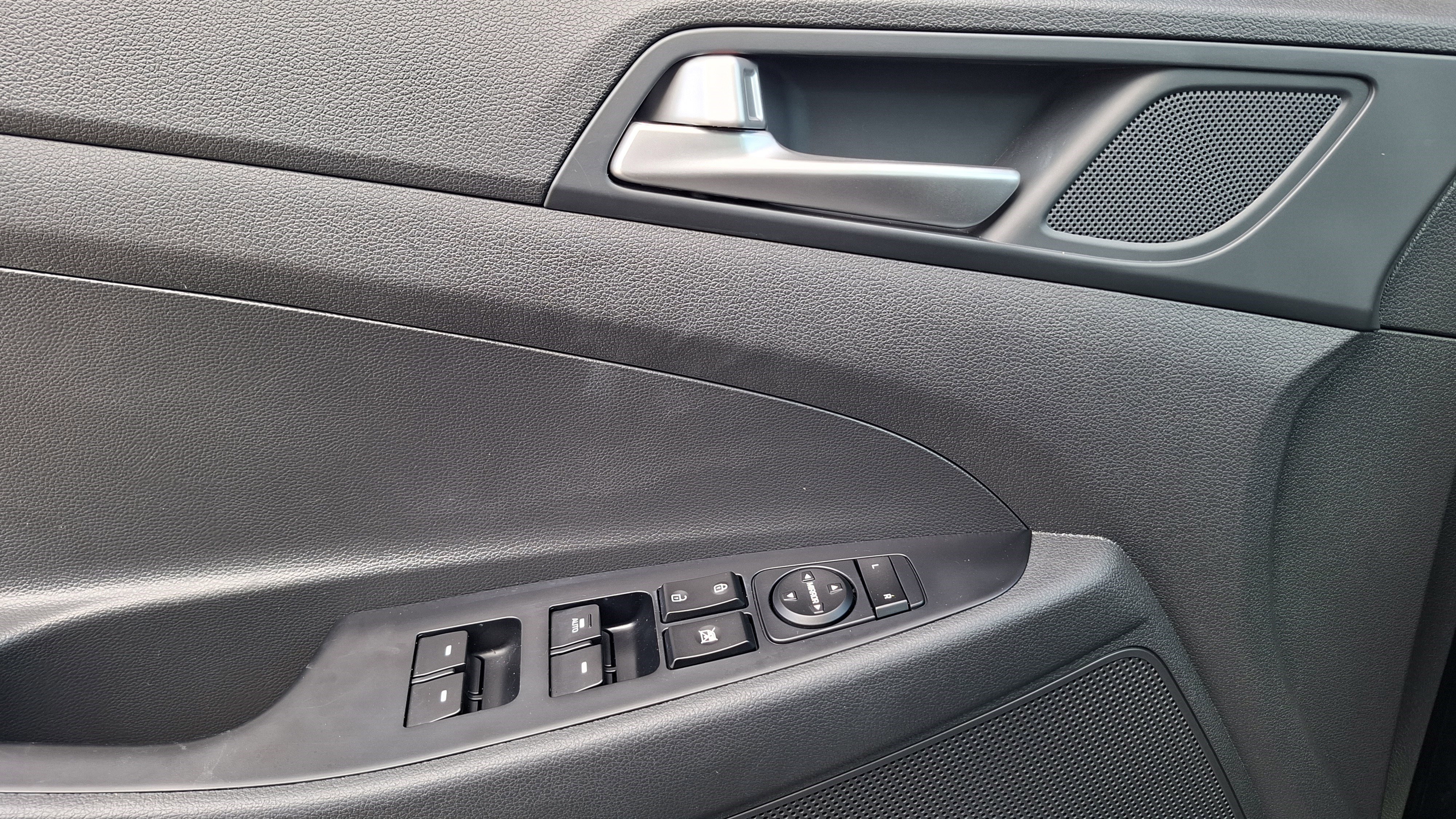Used 2020 Hyundai Tucson Value FWD image 17