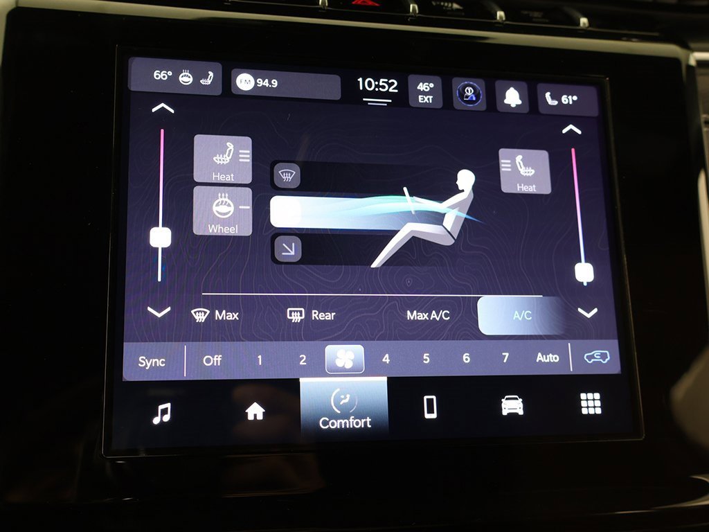 Used 2024 Jeep Grand Cherokee Altitude image 45