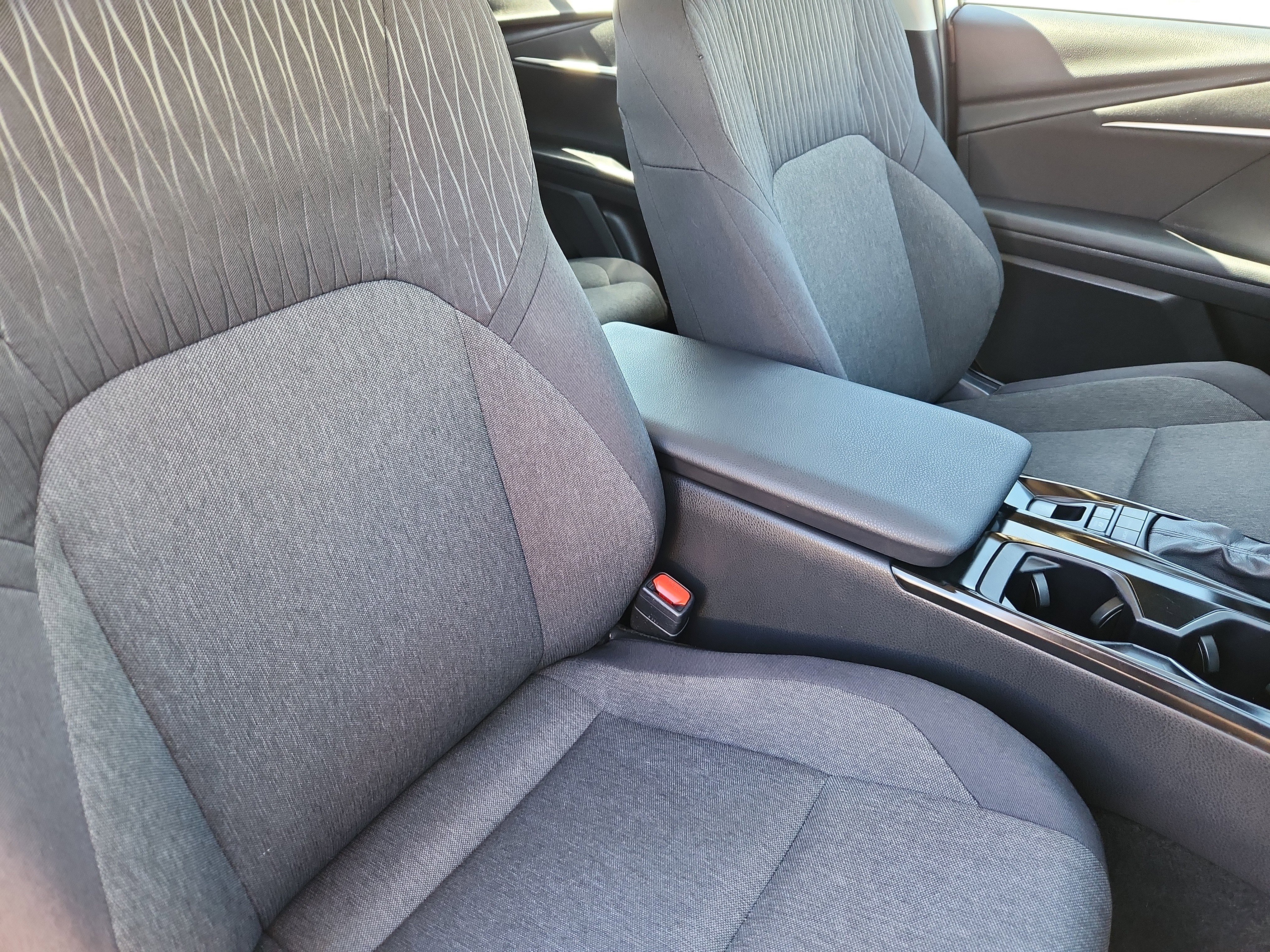 Used 2025 Toyota Camry LE image 13