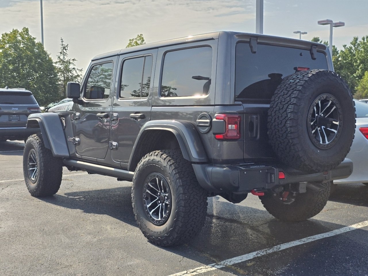 Used 2025 Jeep Wrangler Unlimited Rubicon AWD/4WD image 5