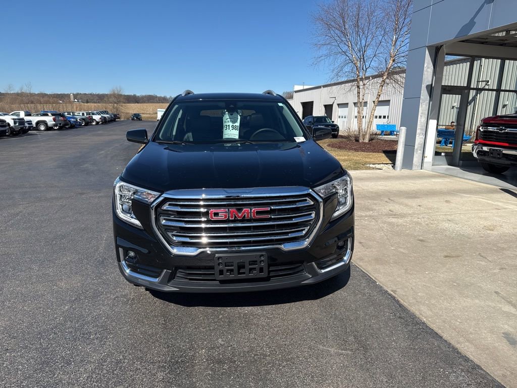 Certified 2024 GMC Terrain SLT w/ Infotainment Package II image 3
