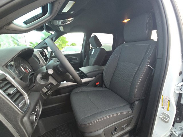 New 2027 RAM 3500 Big Horn AWD/4WD image 17