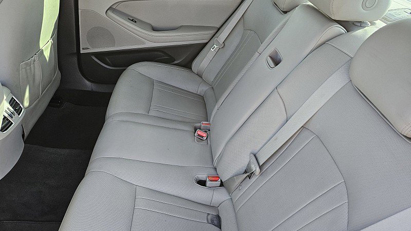 Used 2017 Genesis G80 3.8 w/ Option Group 02 RWD image 8