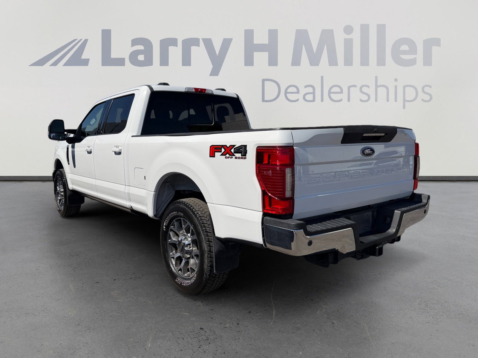 Used 2020 Ford F350 Lariat w/ Lariat Ultimate Package AWD/4WD image 3