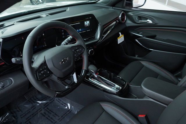 New 2026 Chevrolet Trax RS w/ Sunroof Package FWD image 25
