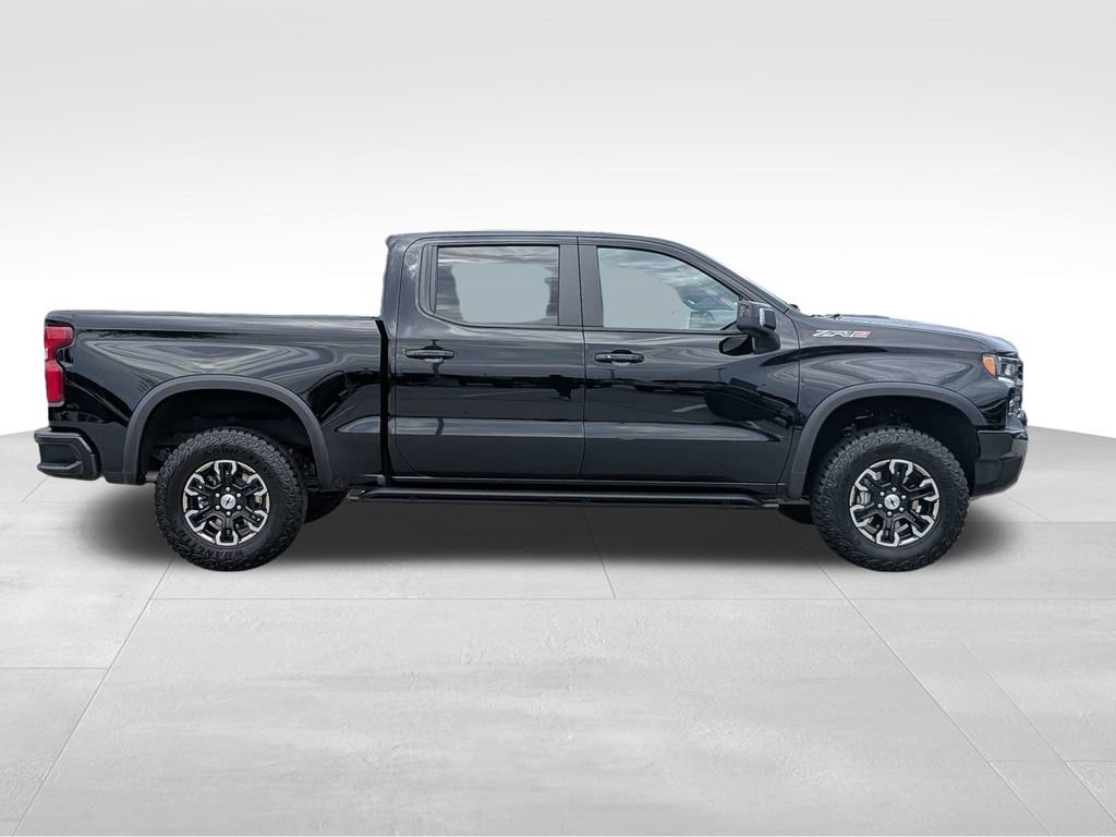 Used 2025 Chevrolet Silverado 1500 ZR2 w/ Technology Package AWD/4WD image 3