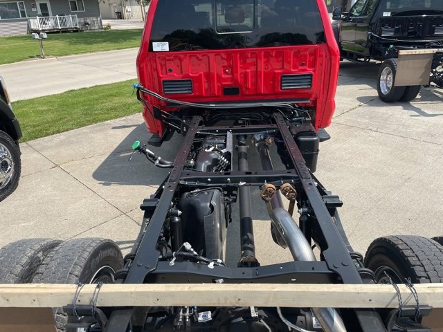 New 2025 Ford F550 4x4 Crew Cab image 7