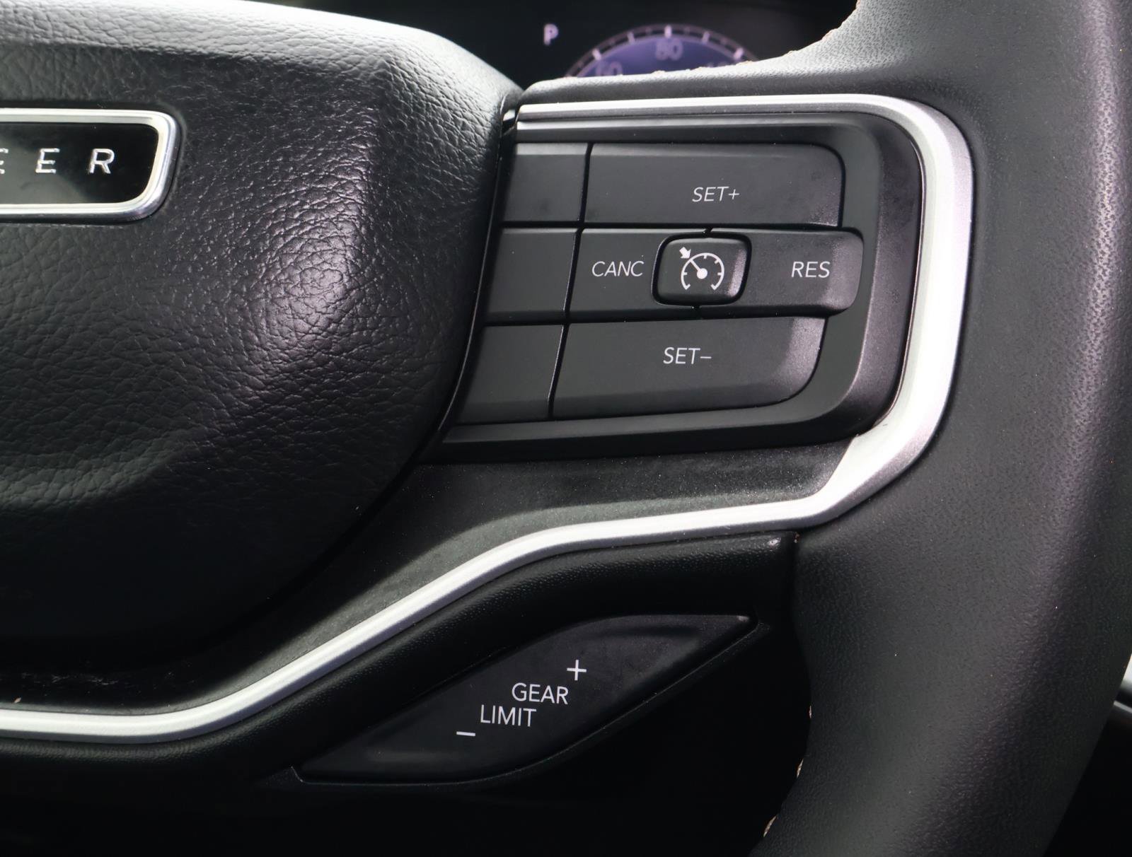 Used 2022 Jeep Wagoneer Series I w/ Premium Group I AWD/4WD image 27