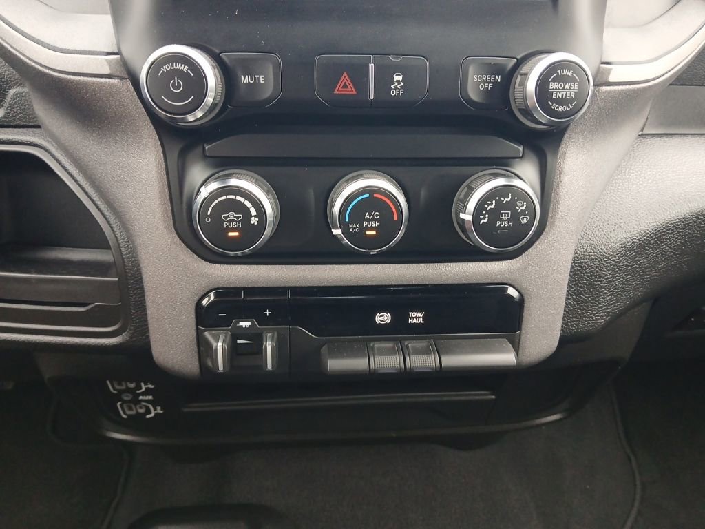 Used 2024 RAM 3500 Tradesman w/ Chrome Appearance Group image 22