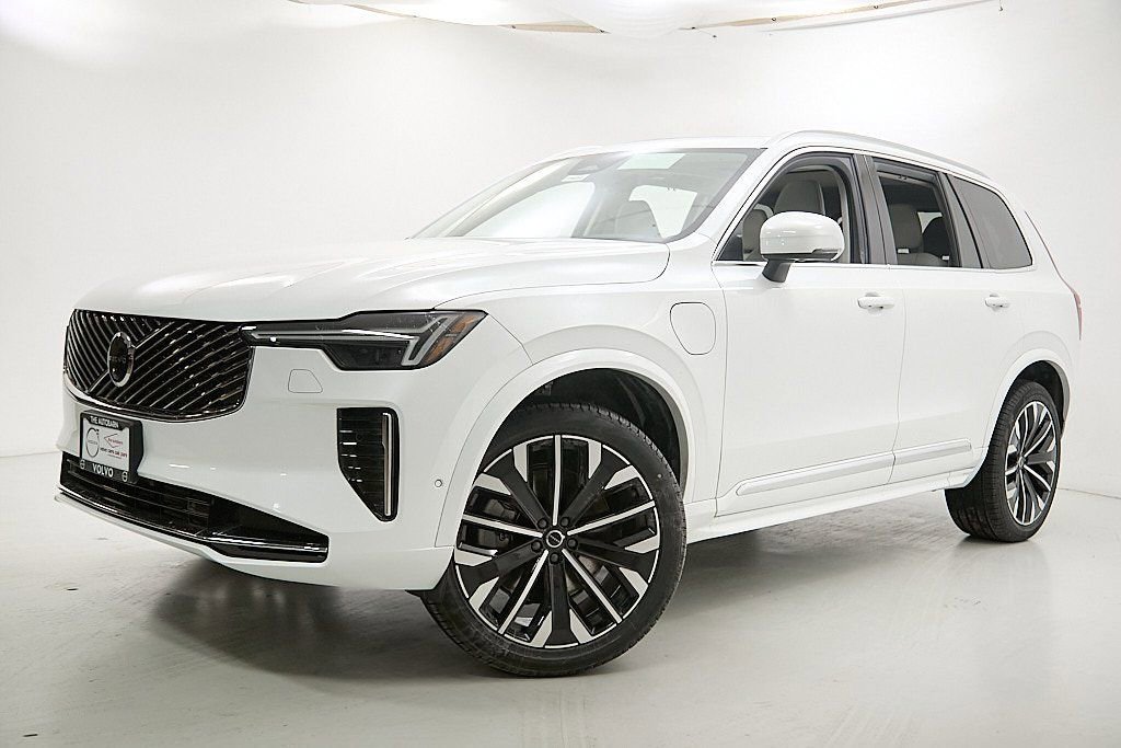 New 2026 Volvo XC90 T8 Ultra w/ Protection Package image 2