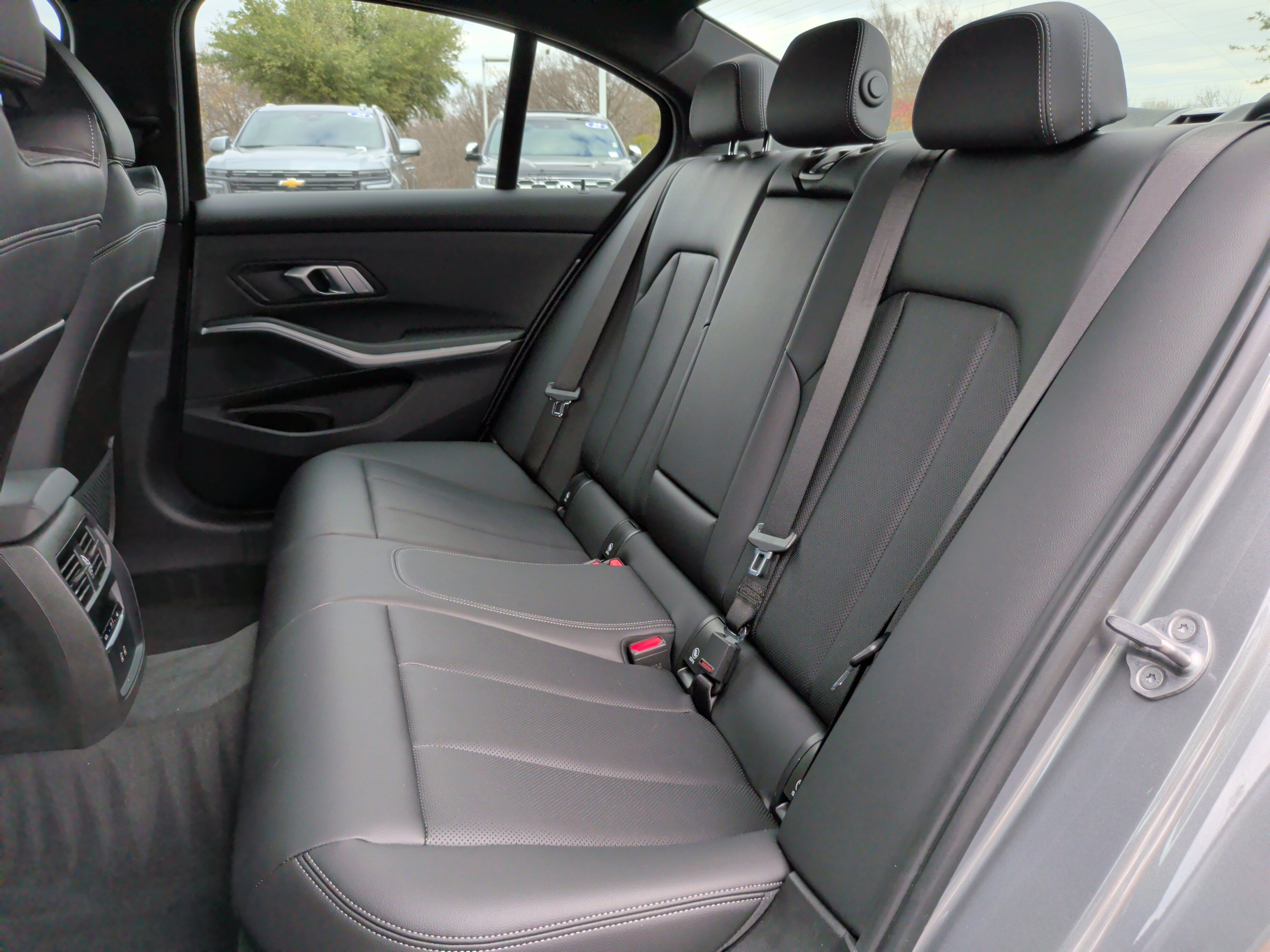 Certified 2023 BMW 330i Sedan w/ Convenience Package image 32