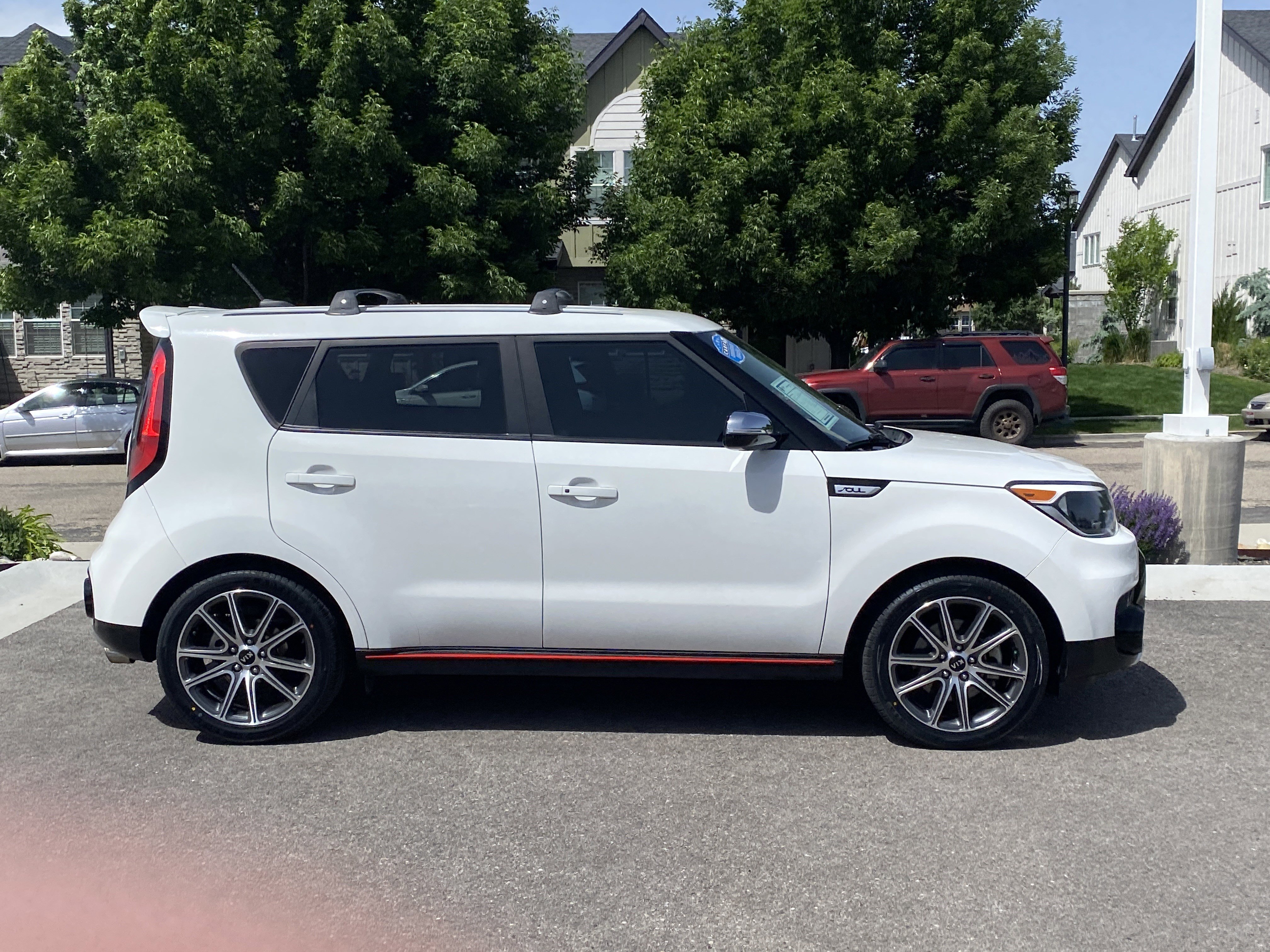 Used 2018 Kia Soul ! FWD image 7