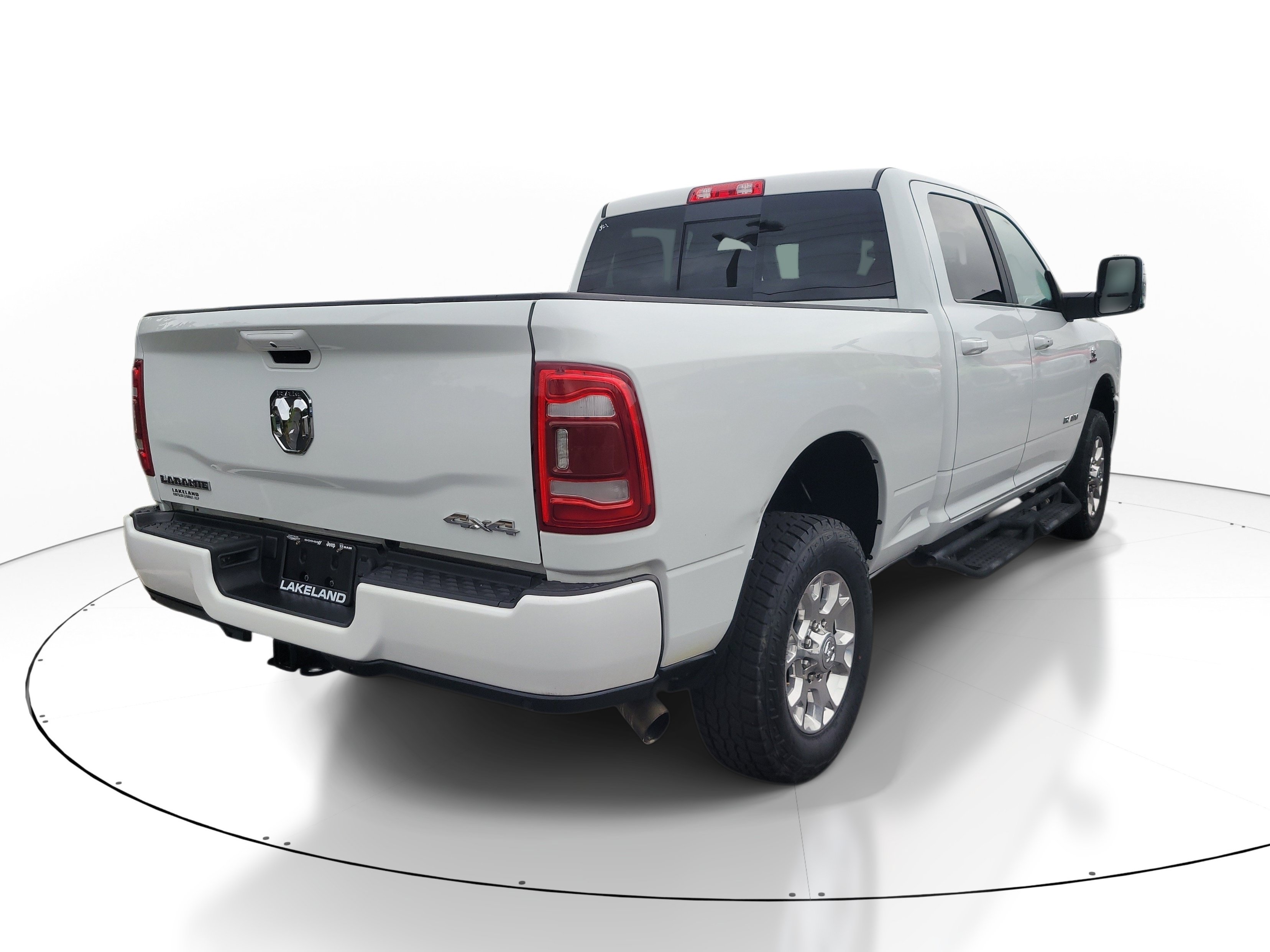 Used 2024 RAM 2500 Laramie AWD/4WD image 4