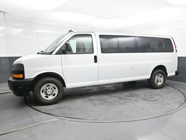 Used 2024 Chevrolet Express 3500 LS RWD image 3
