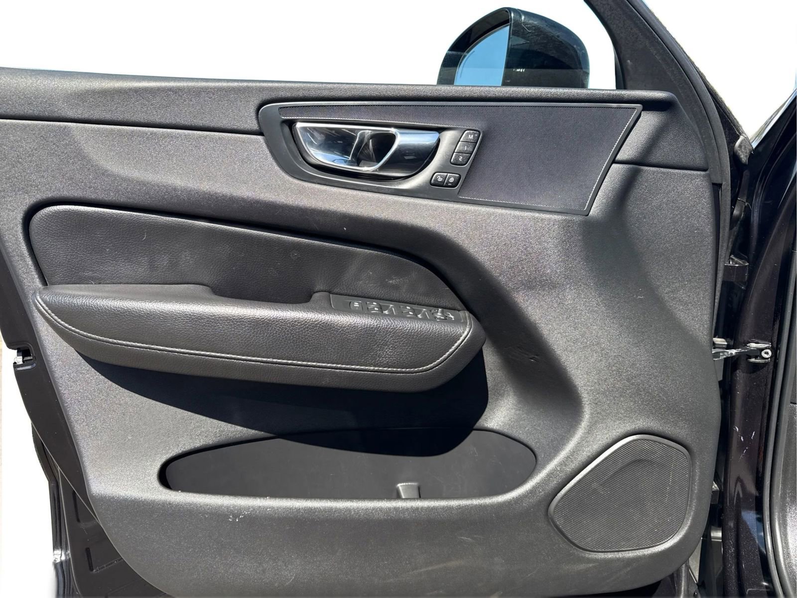 Used 2021 Volvo XC60 T6 Momentum AWD/4WD image 19