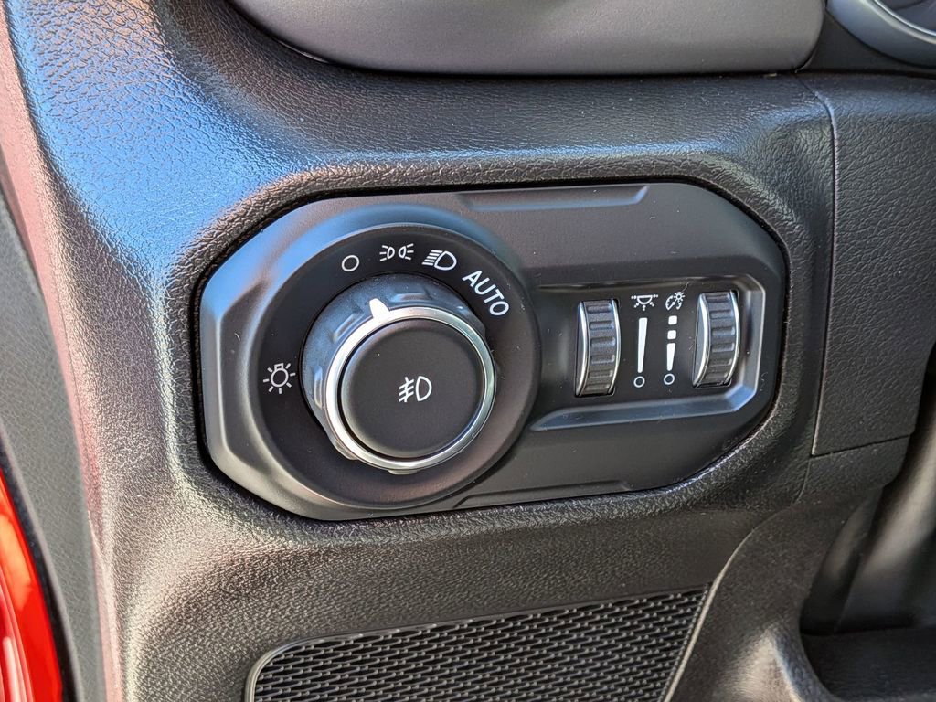 Used 2022 Jeep Wrangler Unlimited Sport image 15