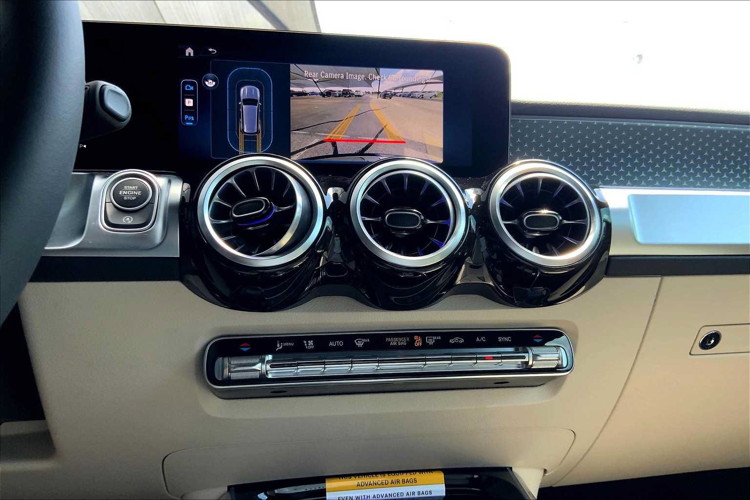 Used 2025 Mercedes-Benz GLB 250 image 12