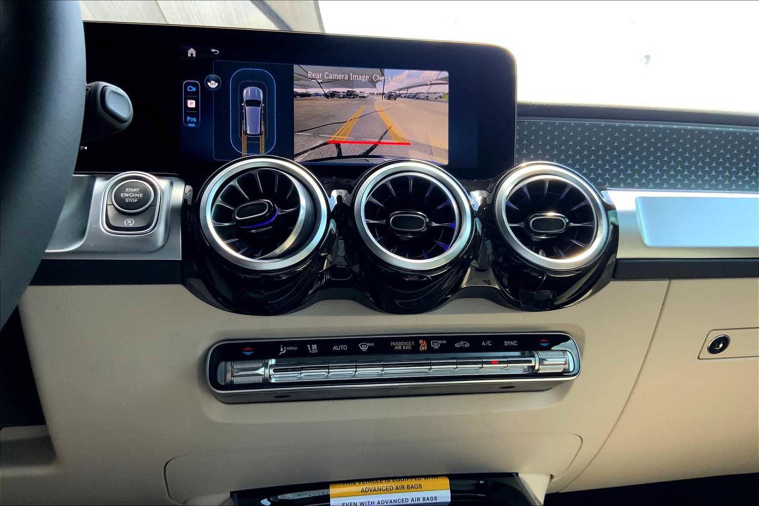 New 2025 Mercedes-Benz GLB 250 image 12