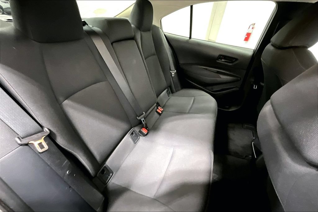Used 2022 Toyota Corolla LE FWD image 31