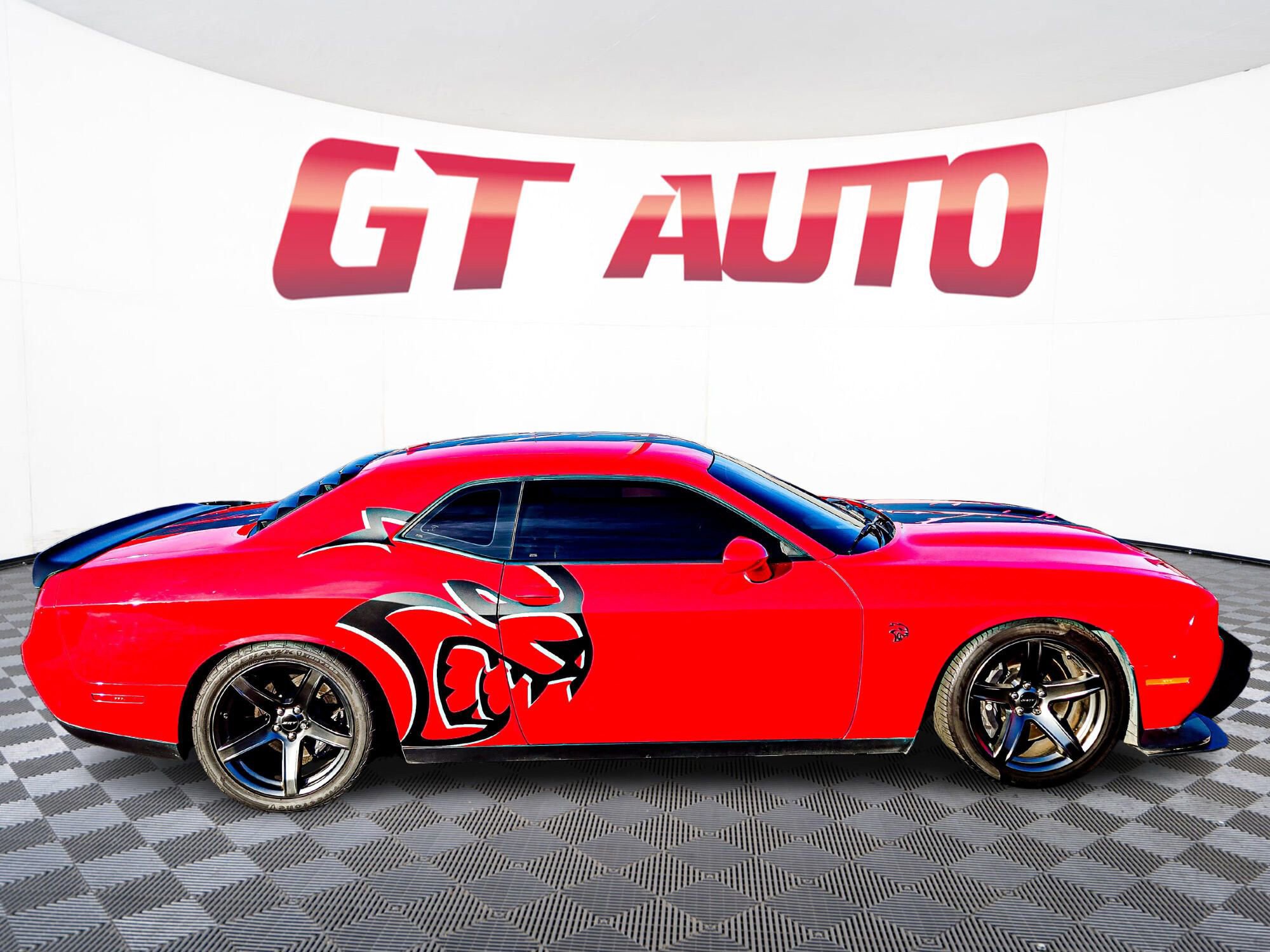 Used 2019 Dodge Challenger SRT Hellcat Redeye image 8