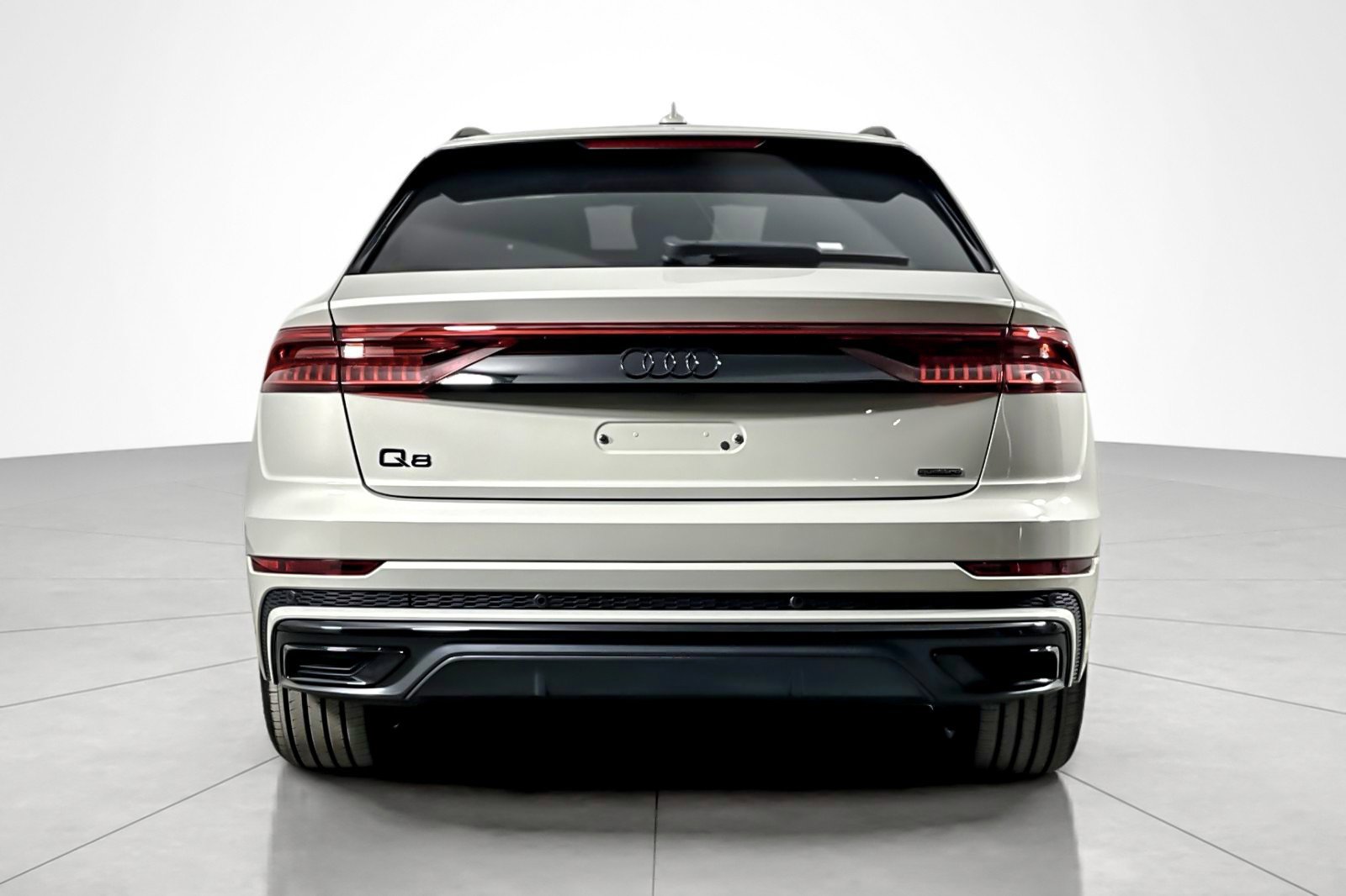 Used 2023 Audi Q8 Premium Plus w/ Premium Plus Package AWD/4WD image 4
