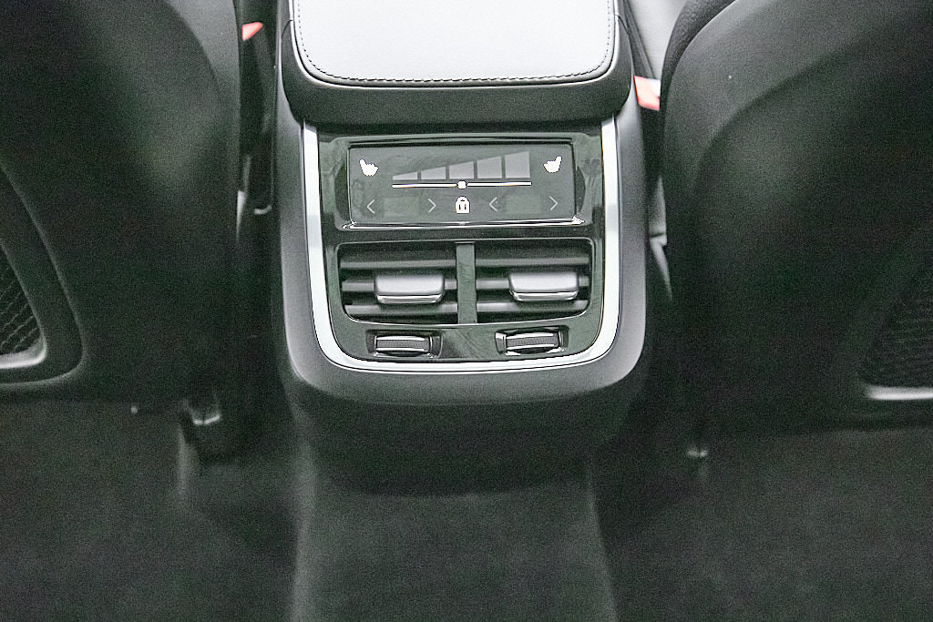 Certified 2024 Volvo XC90 B6 Plus w/ Protection Package Premier AWD/4WD image 26