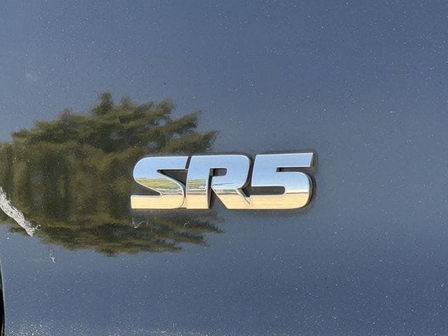 Used 2017 Toyota 4Runner SR5 RWD image 9