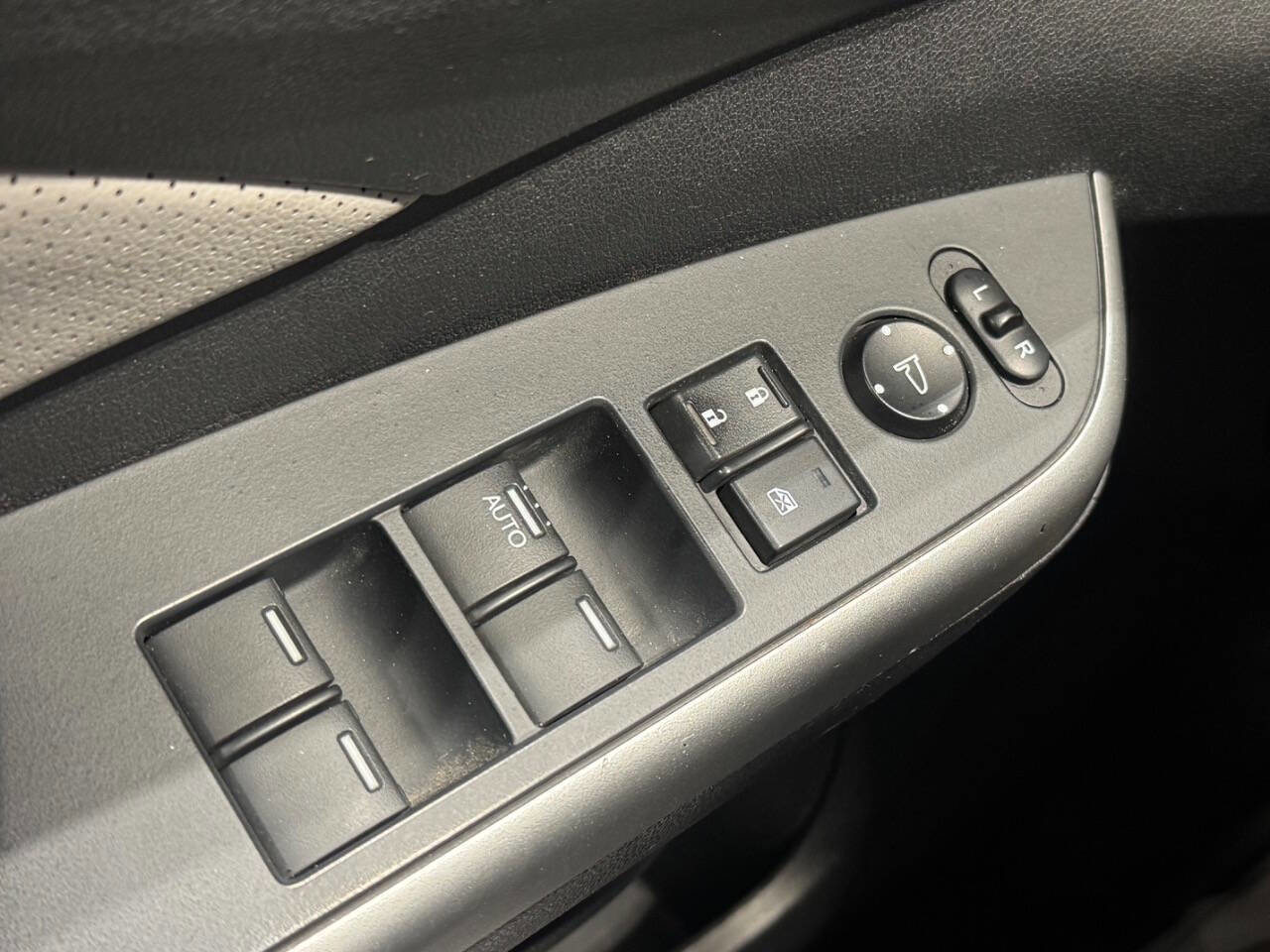 Used 2016 Honda CR-V EX-L image 32