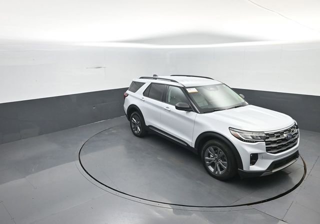 Certified 2025 Ford Explorer Active w/ Active Comfort Package AWD/4WD image 24