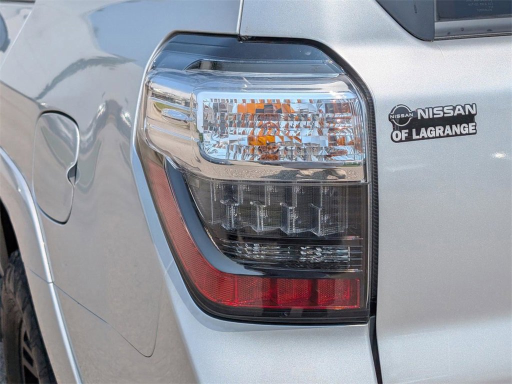 Used 2022 Toyota 4Runner SR5 Premium w/ Moonroof Package image 10