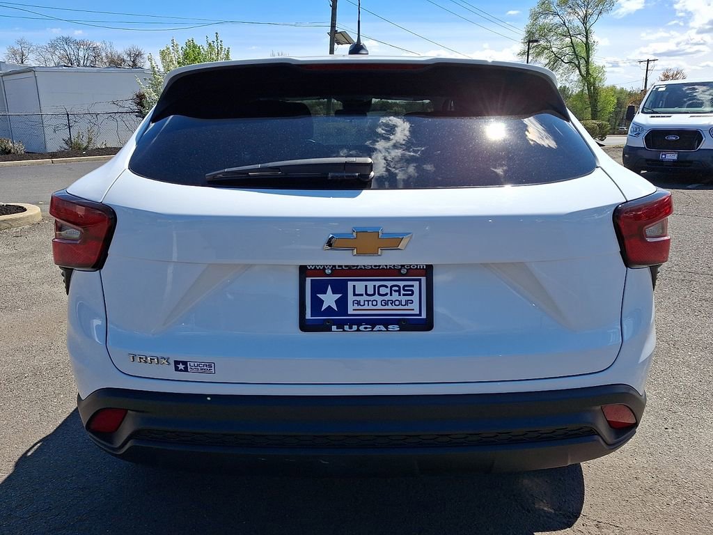 Used 2024 Chevrolet Trax LS image 10