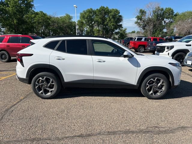 Used 2024 Chevrolet Trax LT w/ LT Convenience Package FWD image 9
