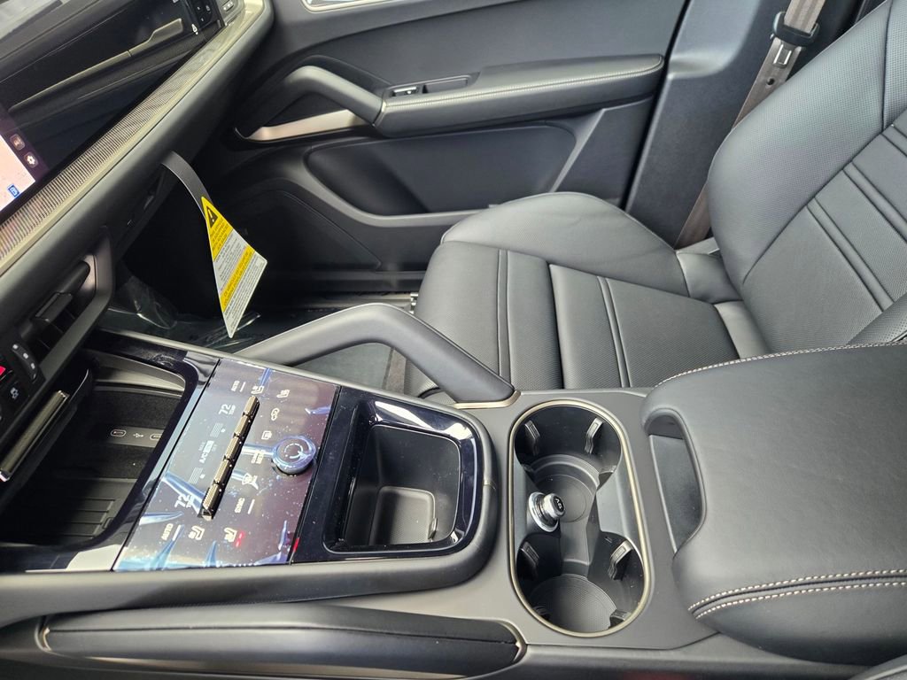 New 2026 Porsche Cayenne Turbo image 23
