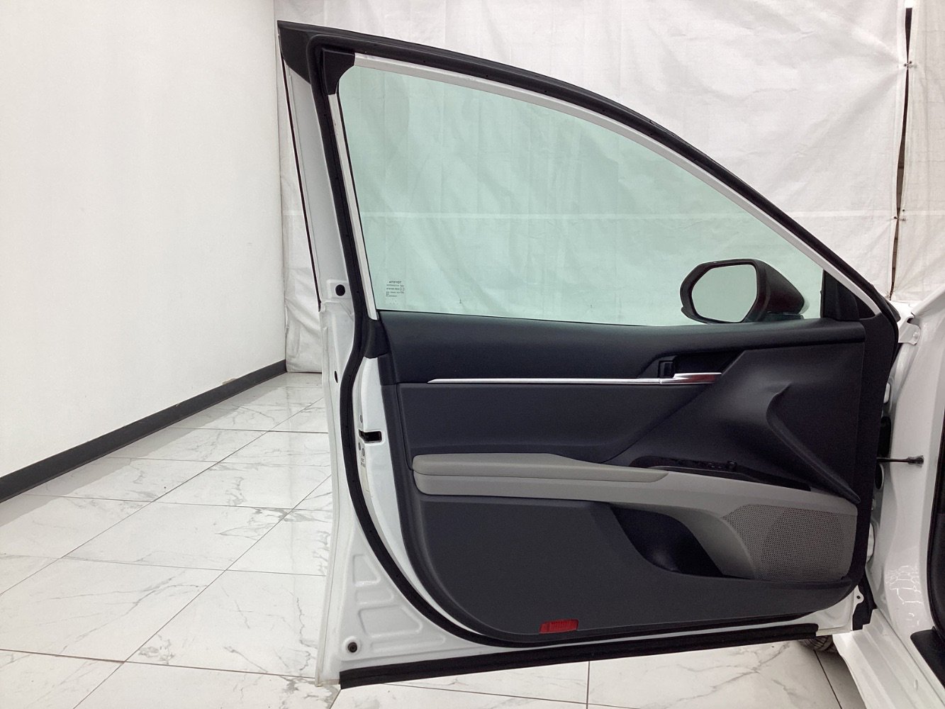 Used 2020 Toyota Camry SE image 18