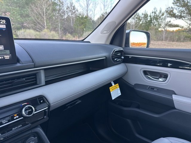 New 2025 Honda Pilot Touring image 26