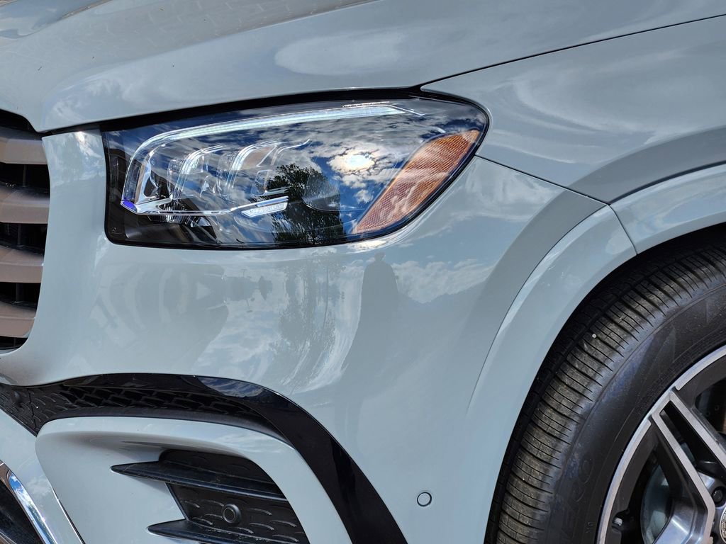 Used 2025 Mercedes-Benz GLS 450 4MATIC image 8