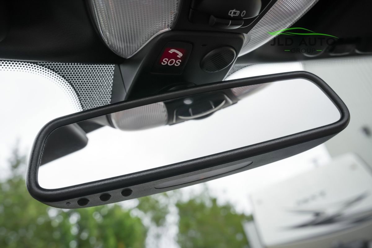 Used 2012 Mercedes-Benz SL 550 image 32