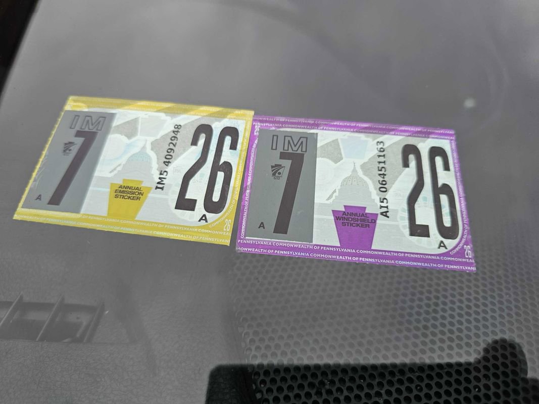 Used 2015 Chrysler 200 S w/ Comfort Group image 4