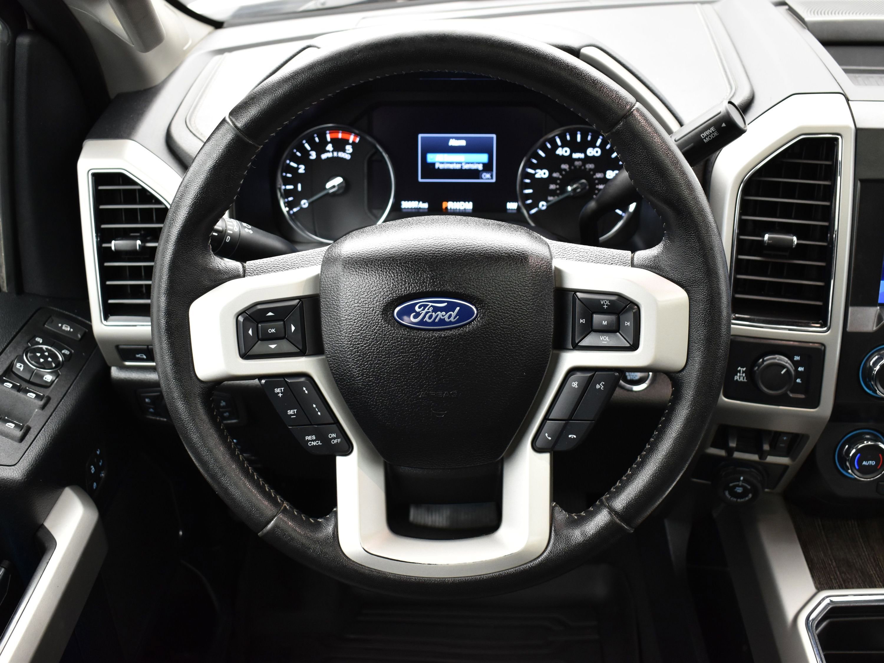 Used 2021 Ford F350 Lariat image 14