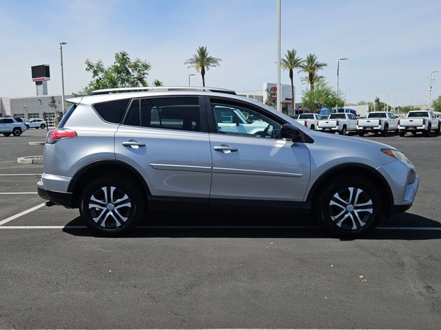 Used 2017 Toyota RAV4 LE FWD image 4
