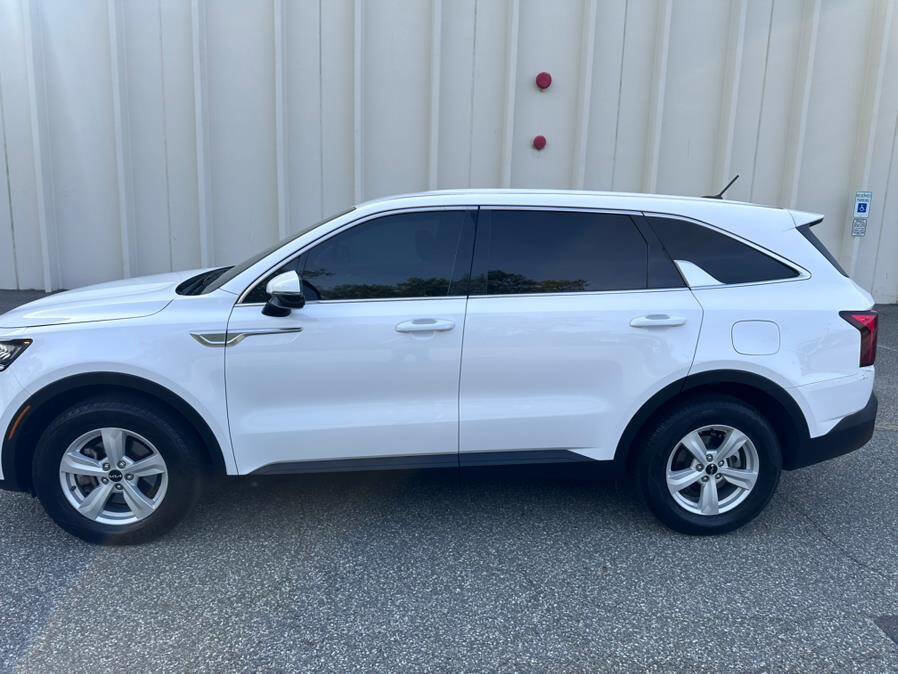 Used 2023 Kia Sorento LX image 12
